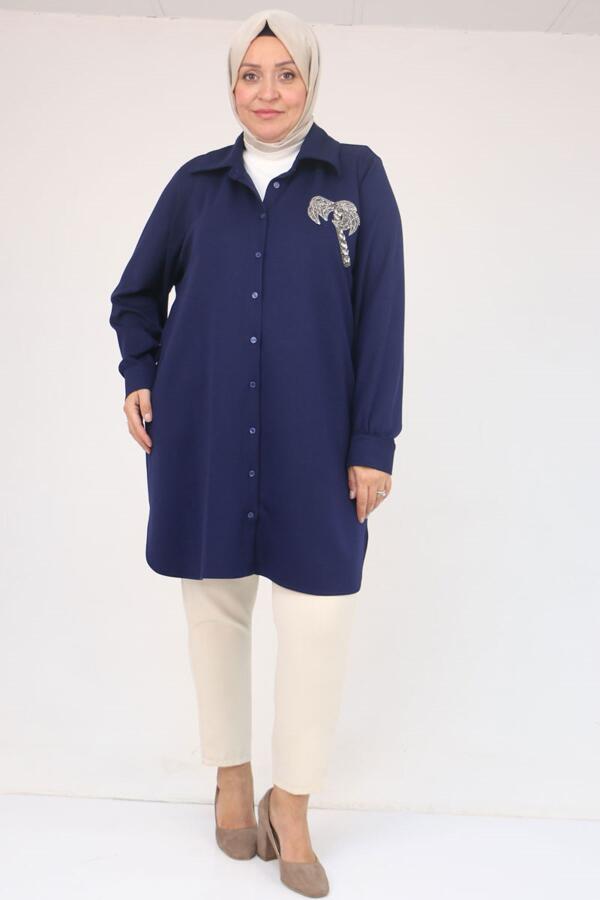 58126 Büyük Beden Düğmeli Aksesuar Detaylı Modal Tunik - İndigo - 1