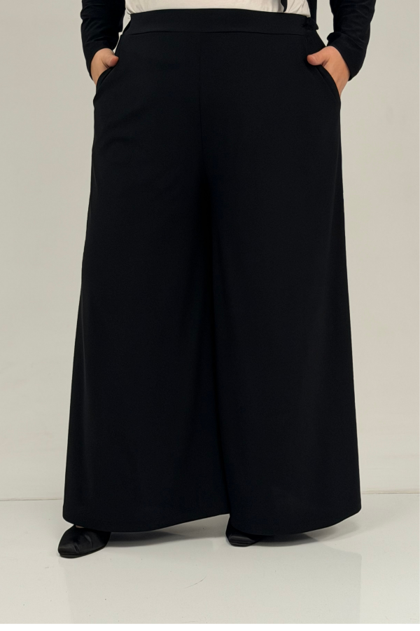 67004 Büyük Beden Önü Ve Arkası Pelerin Detaylı Sandy Pantolonlu Takım - Siyah - 2