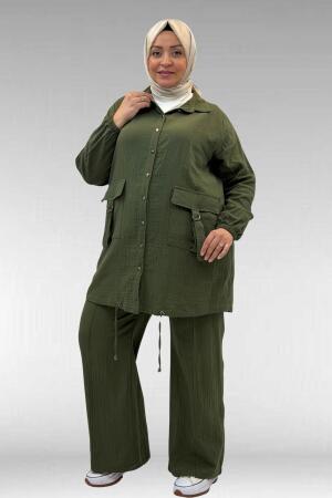 67015 Büyük Beden Cepleri D Toka Detaylı Müslin Pantolonlu Takım - Haki - 