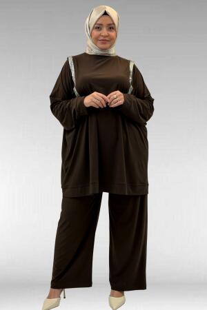 67022 Büyük Beden Omzu Taş Detaylı Sandy Pantolonlu Takım - Kahve - 