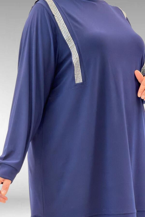 67022 Büyük Beden Omzu Taş Detaylı Sandy Pantolonlu Takım - Lacivert - 3