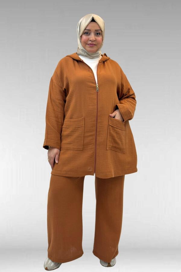 67035 Büyük Beden Kapşonlu Fermuarlı Müslin Pantolonlu Takım - Tarçın - 1