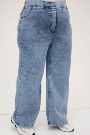 9182-7 Büyük Beden Beli Lastikli Bol Paça Kot Pantolon - Kar Yıkama Mavi - 2