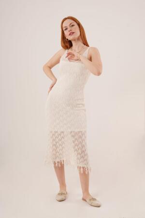 Ajurlu V Yaka Püskül Detaylı Krem Elbise - ANGELINO BuyukBedeniz