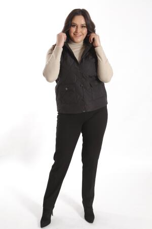 Büyük Çıt Çıt Düğmeli Kapitone Siyah Yelek - 4