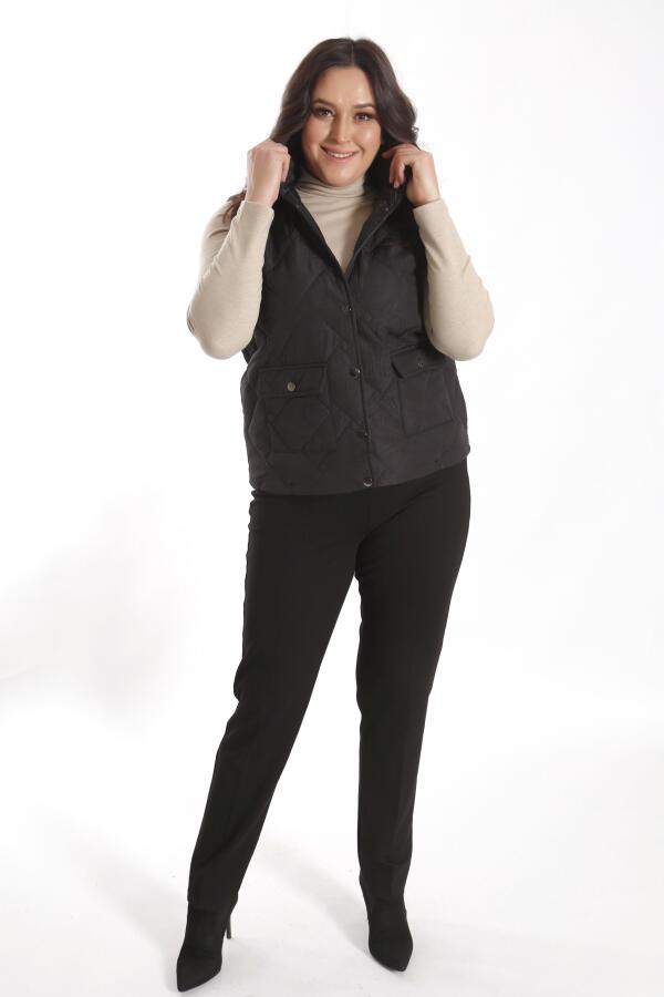 Büyük Çıt Çıt Düğmeli Kapitone Siyah Yelek - 4