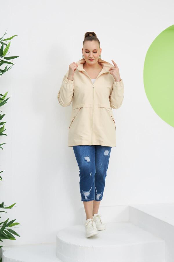 Astarı Leopar Desenli Büyük Beden Krem Trençkot - 5