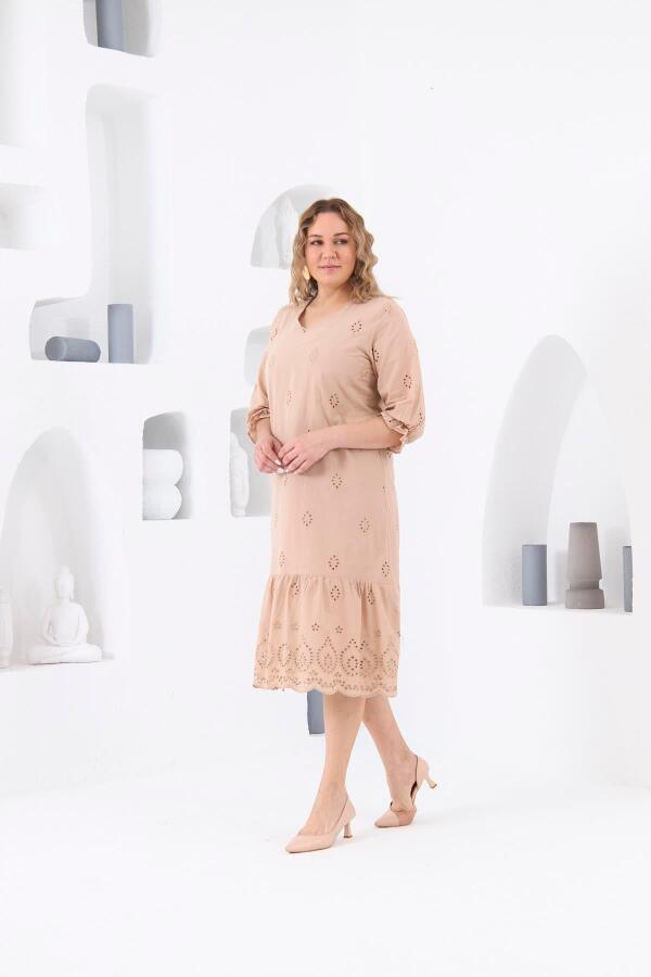 Astarlı Kolları Lastikli Brode Büyük Beden Elbise Krem - 2