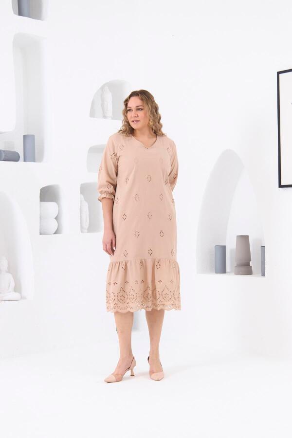 Astarlı Kolları Lastikli Brode Büyük Beden Elbise Krem - 3