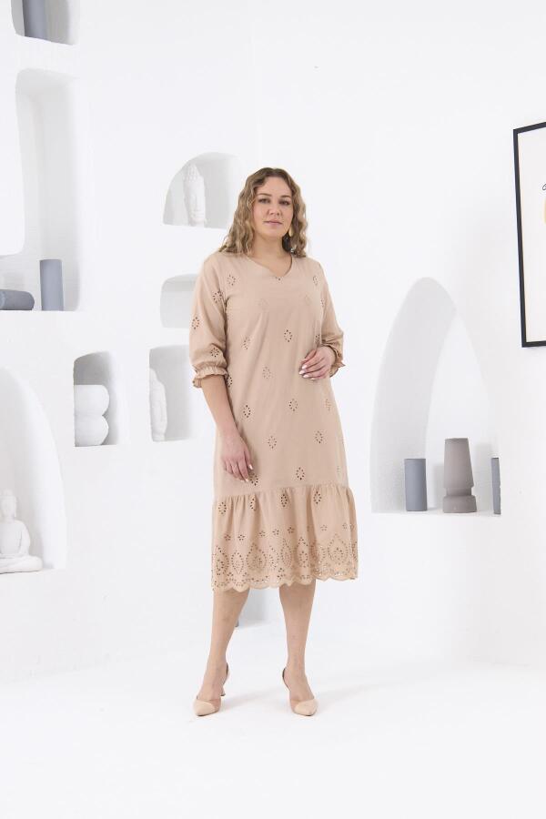 Astarlı Kolları Lastikli Brode Büyük Beden Elbise Krem - 5