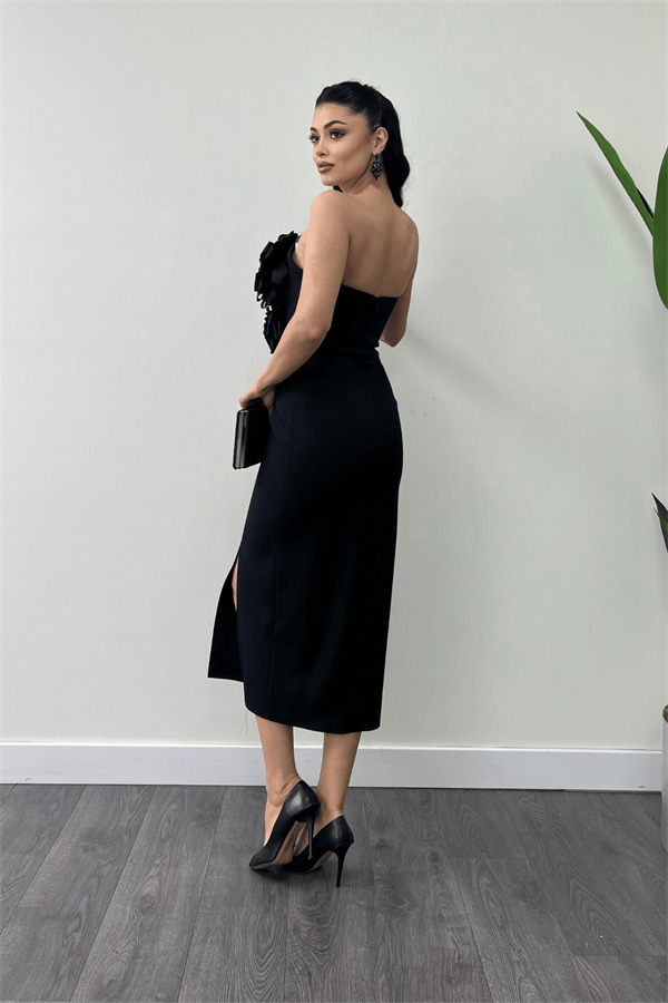 Atlas Kumaş Gül Detaylı Straplez Kalem Elbise - SİYAH - 4