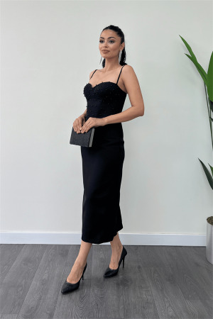 Atlas Kumaş İnci Detaylı Askılı Kalem Elbise - SİYAH - Angelino Moda