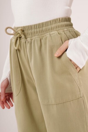 Bağlama Detaylı Cepli Yeşil Pantolon - 4