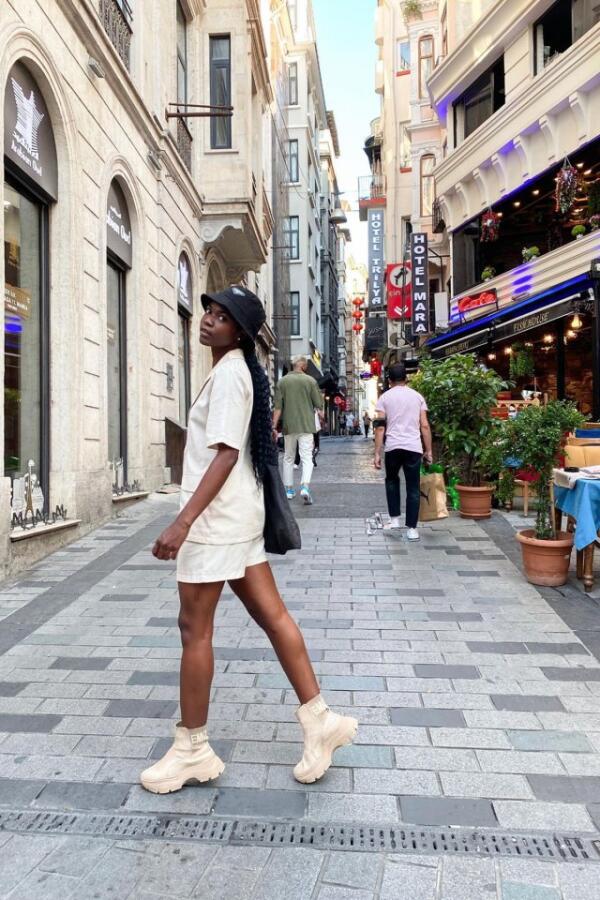 Bej Ceket Ve Şort Takım - 3