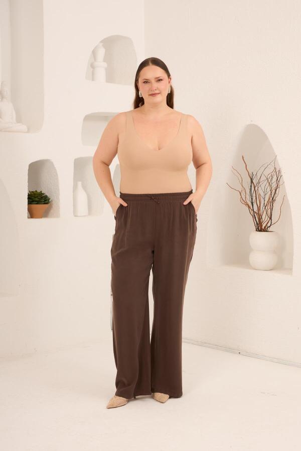 Bel Bağcık Detaylı Beli Lastikli Kadın Büyük Beden Pantolon Kahve - 4