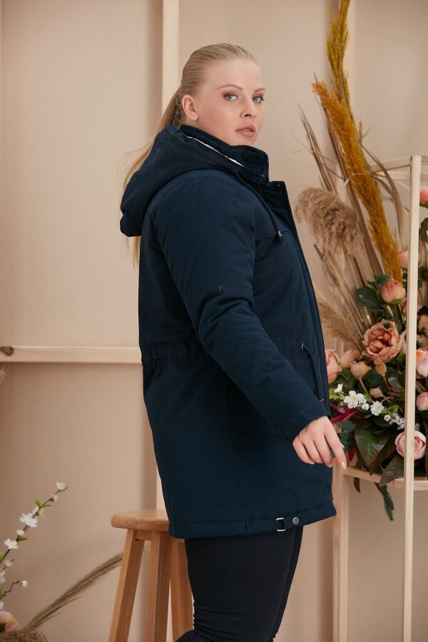 Bel Bağcık Detaylı Kapşonlu Büyük Beden Lacivert Kaban - 2
