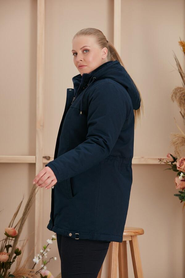 Bel Bağcık Detaylı Kapşonlu Büyük Beden Lacivert Kaban - 3