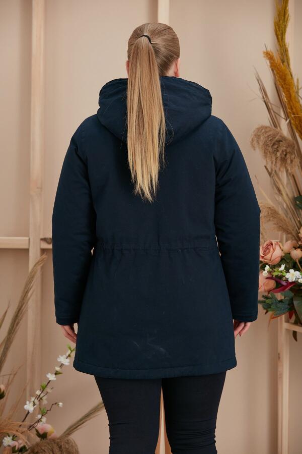 Bel Bağcık Detaylı Kapşonlu Büyük Beden Lacivert Kaban - 4