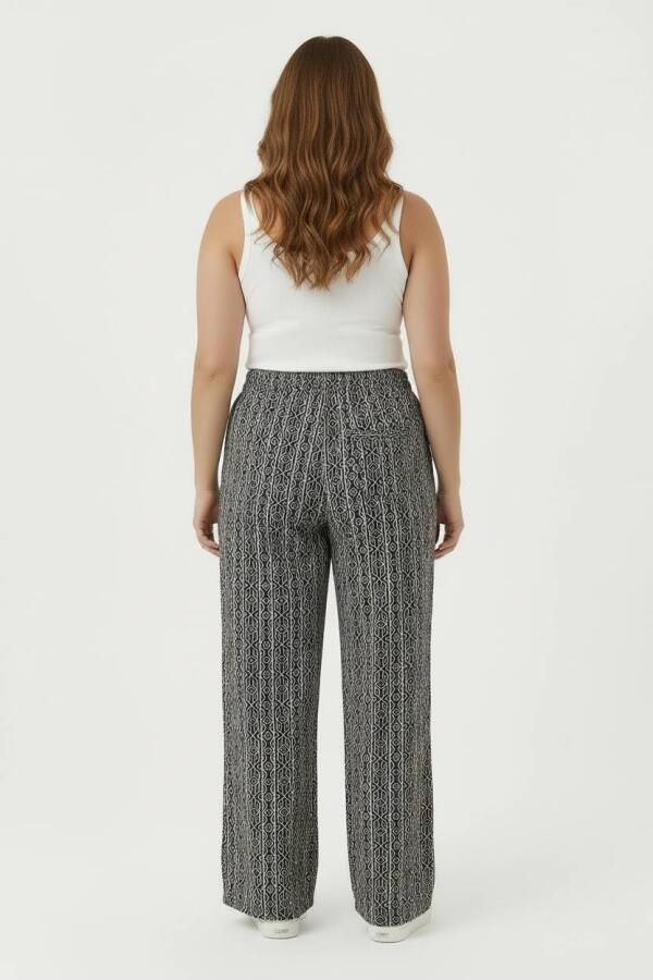 Bel Bağcıklı Siyah Beyaz Desenli Kadın Büyük Beden Bol Paça Pantolon Siyah - 4