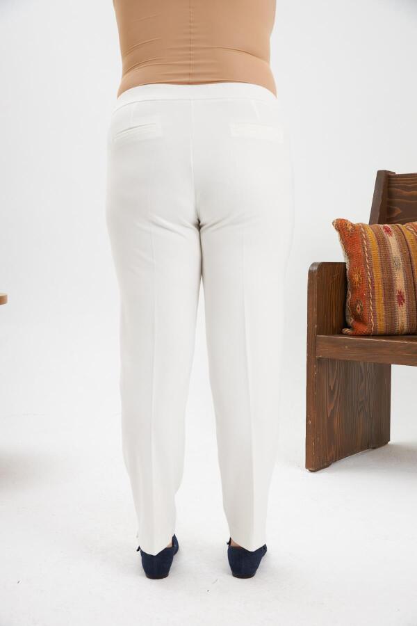 Bel Lastikli Paça Mini Yırtmaçlı Büyük Beden Ekru Kumaş Pantolon - 3