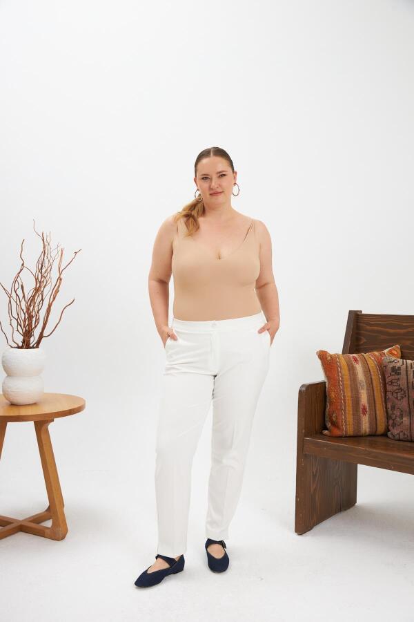 Bel Lastikli Paça Mini Yırtmaçlı Büyük Beden Ekru Kumaş Pantolon - 4