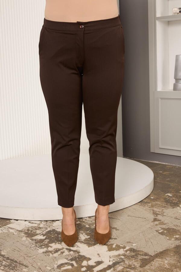 Bel Lastikli Paça Mini Yırtmaçlı Büyük Beden Kahve Kumaş Pantolon - 1