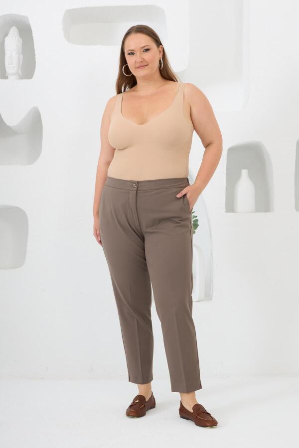 Bel Lastikli Paça Mini Yırtmaçlı Büyük Beden Kumaş Pantolon Vizon - 5