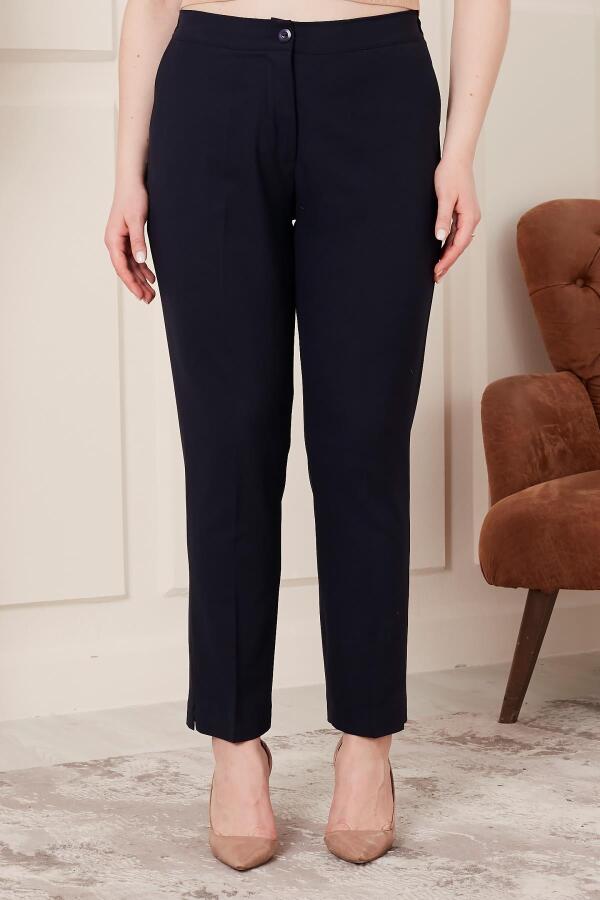 Bel Lastikli Paça Mini Yırtmaçlı Büyük Beden Lacivert Kumaş Pantolon - 1