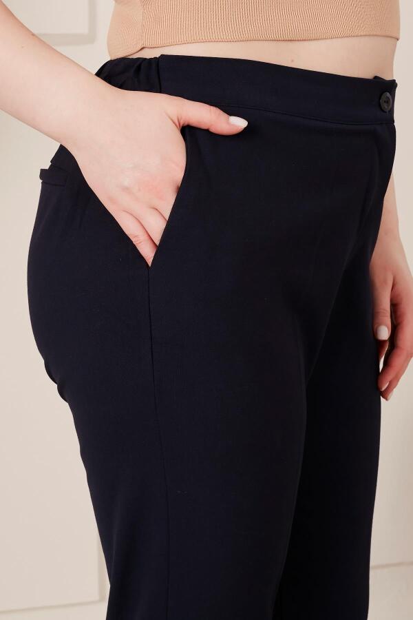 Bel Lastikli Paça Mini Yırtmaçlı Büyük Beden Lacivert Kumaş Pantolon - 4