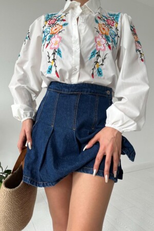 Beyaz Çiçek Nakışlı Gömlek - 3