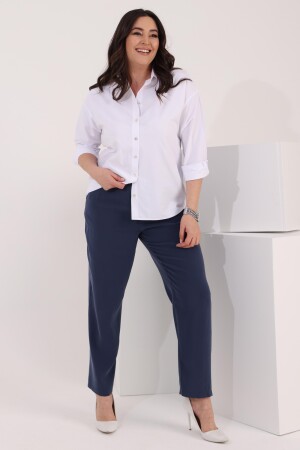 Trend42plus Büyük Beden Arka At Nakış Detaylı Oversize Beyaz Gömlek - 4