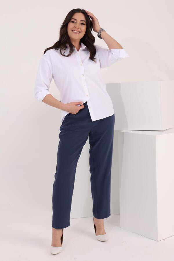 Trend42plus Büyük Beden Arka At Nakış Detaylı Oversize Beyaz Gömlek - 6