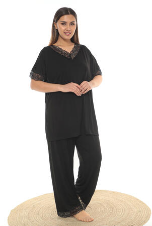 Büyük Beden Battal Yaka ve Kol Kenarı Dantel Detaylı Esnek Pijama Takımı Siyah TKA - 3