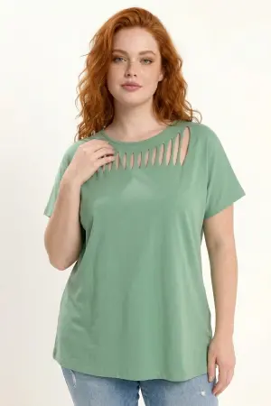 Büyük Beden Bisiklet Yaka Kesik Detaylı Oversize Tişört - 1