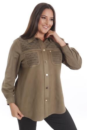 Büyük Beden Çıt Çıt Düğmeli Cep ve Omuz Lazer Kesim Detaylı Haki Süet Gömlek - Angelino Moda