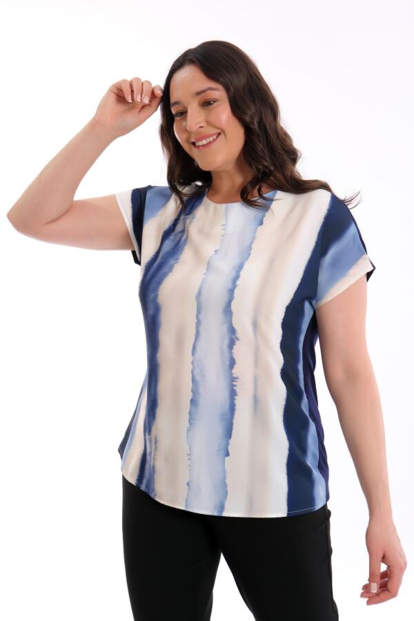 Trend42plus Büyük Beden Desenli Düşük Kol Basic Lacivert Bluz - 3