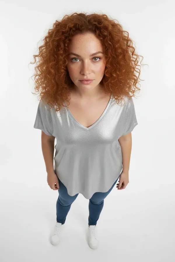 Büyük Beden Gümüş Metalik V Yaka Parlak T-shirt - 3