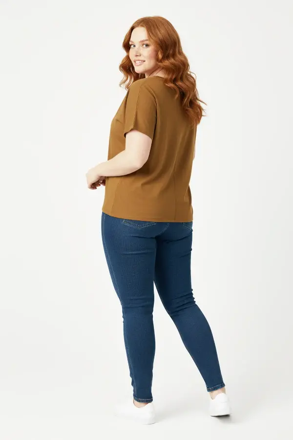 Büyük Beden İşlemeli Kalp Detaylı T-shirt - 4