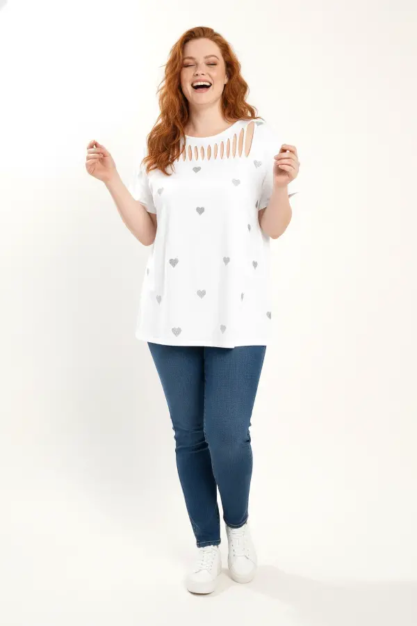 Büyük Beden İşlemeli Kalp Detaylı T shirt - 2