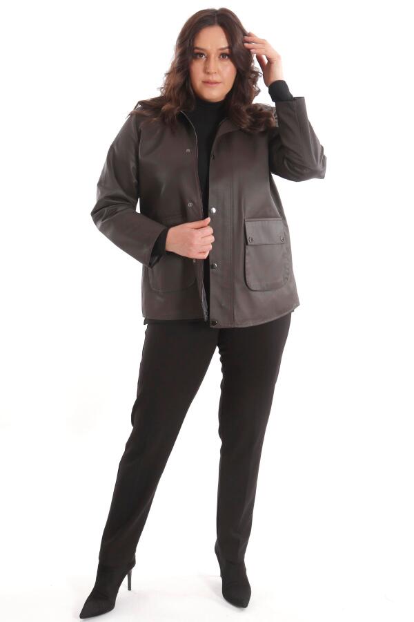 Büyük Beden Kadife Yakalı Çıt Çıt Düğme Detaylı Kahverengi Kaban - 6