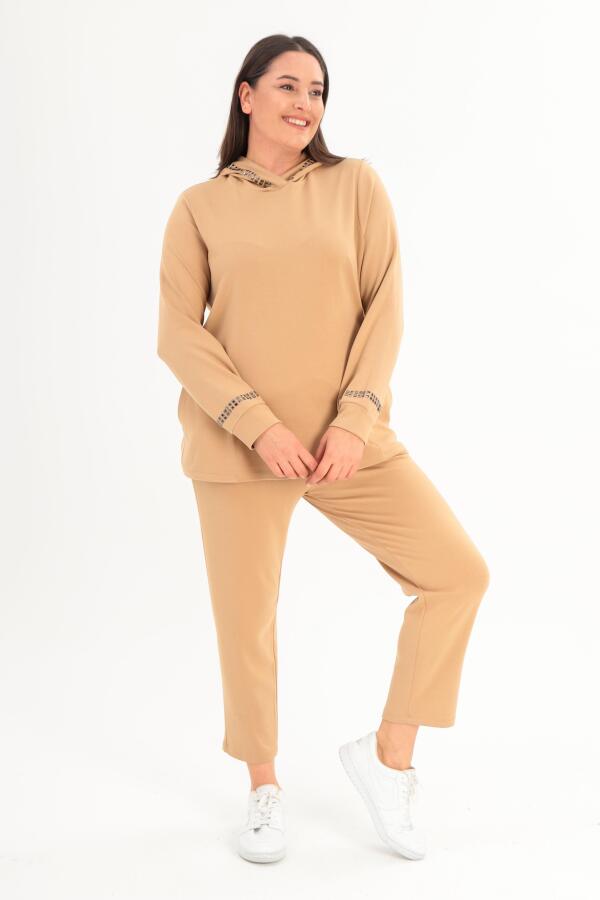 Trend42plus Büyük Beden Kapüşon Yaka Sweat Pantolon Bej Takım - 1
