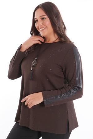 Büyük Beden Kolu Deri Şerit Detaylı Kendinden Taşlı Kahverengi Bluz - 5