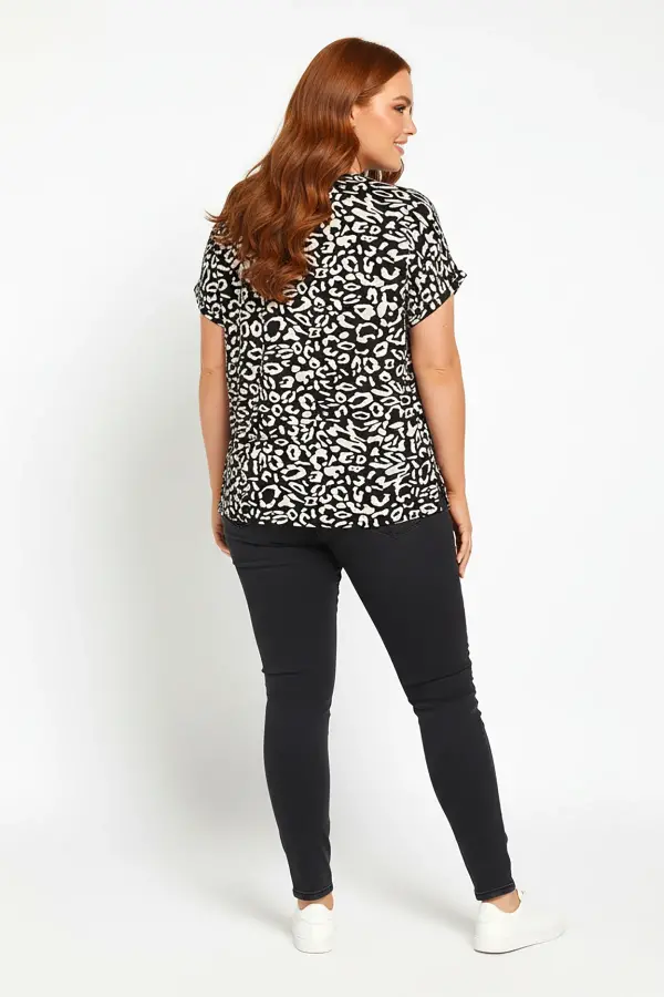 Büyük Beden Kuş Gözü Detaylı Leopar Desenli T-shirt - 4
