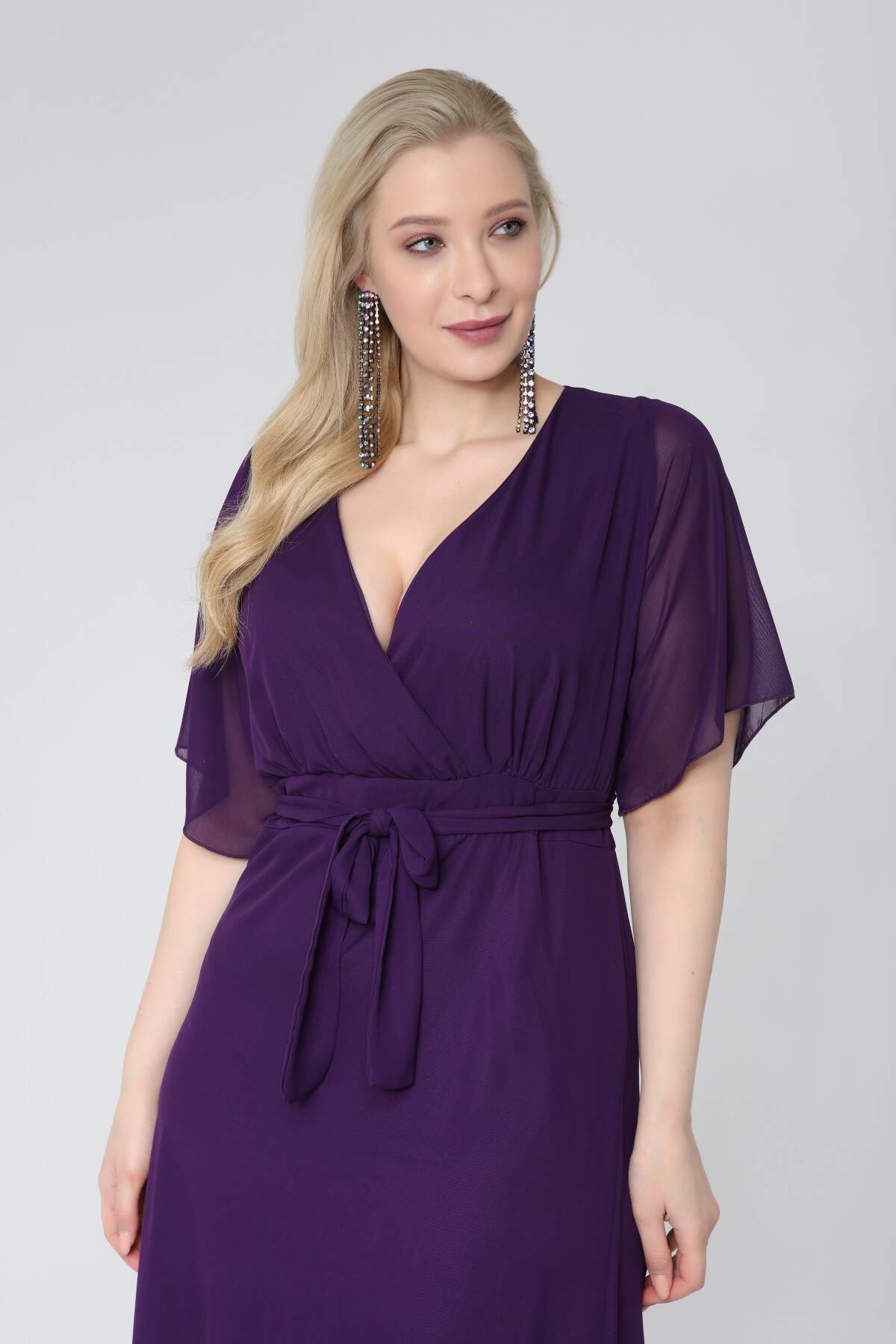 buyuk beden mor sifon alti pileli kruvaze yaka elbise kl7713 buyukbedeniz com