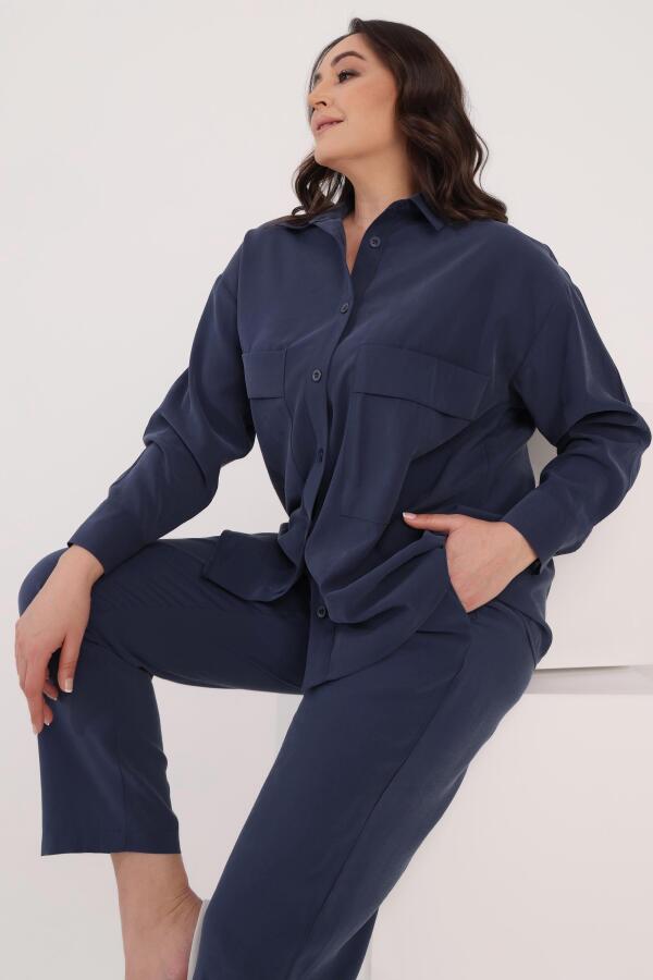 Trend42plus Büyük Beden Oversize Süs Cep Detaylı İndigo Gömlek Pantolon Takım - 5