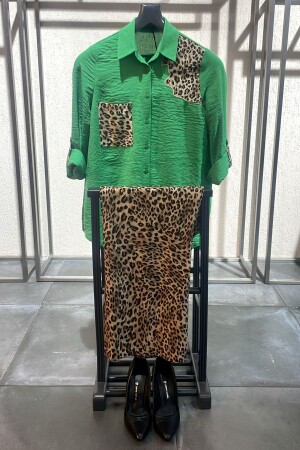 Angelino Büyük Beden Süs Cep Detaylı Leopar Nakışlı Yeşil Gömlek - Angelino Moda