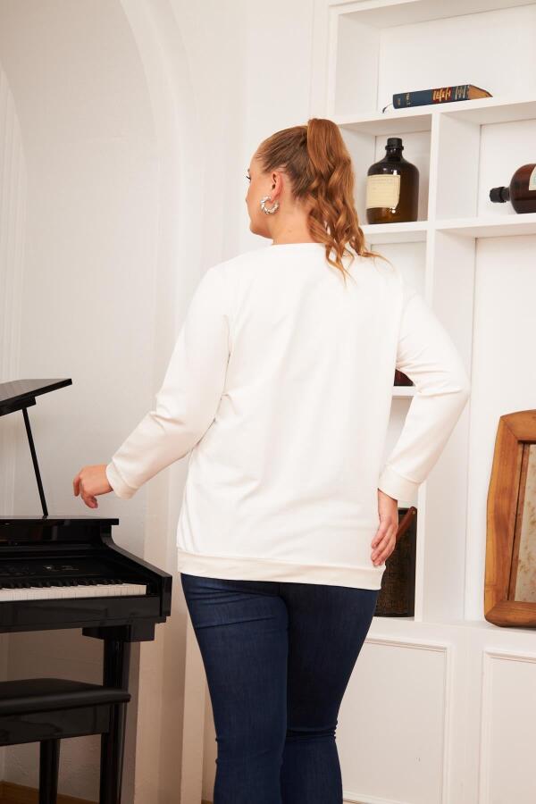 Büyük Beden Taş Baskılı Sweatshirt Ekru - 6