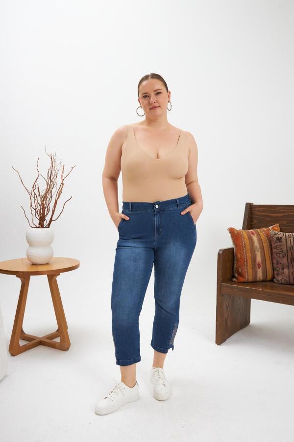 Büyük Beden Taş Detay Denim Kapri Kim. Mavi - 5
