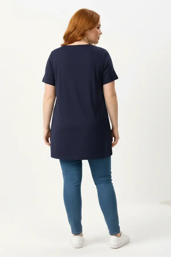 Büyük Beden Taş Detaylı Kısa Kollu Lacivert T-shirt - 4