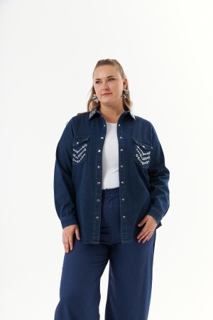 Büyük Beden Yaka ve Cep Aksesuarlı Denim Gömlek Mavi - 1